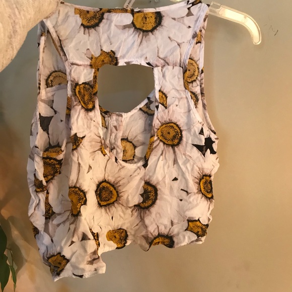 Kirra daisy print flowy crop top - Picture 6 of 7